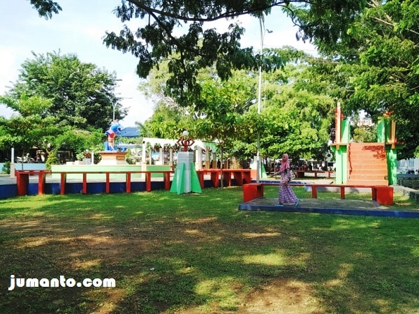 foto taman kota agung tanggamus lampung buat bermain anak