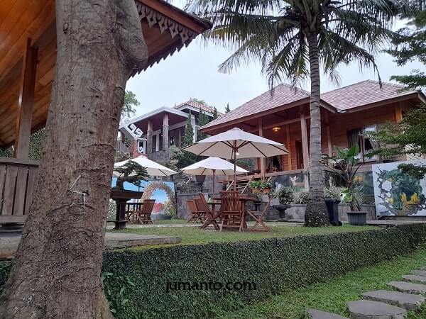 suasana tempat makan di warkop waw lamban gunung bandar lampung